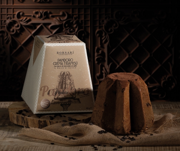 Pandoro with Tiramisu Cream &amp; Coffee Flavoured Chips